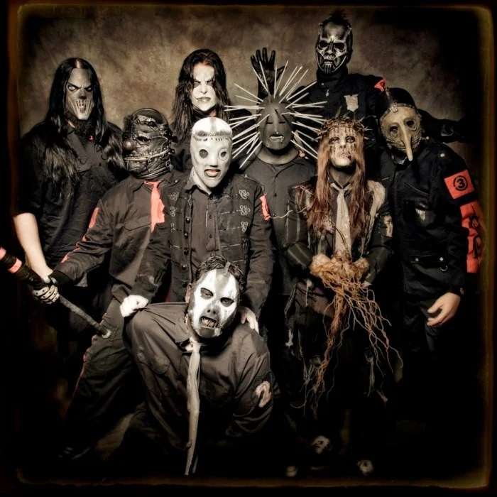 SLIPKNOT : L'EMBLÈME DU NU METAL AMÉRICAIN QUI A RÉVOLUTIONNÉ LE METAL