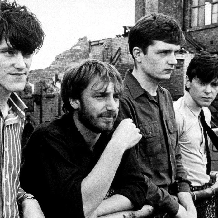 JOY DIVISION : L'HISTOIRE D'UN GOUPE POST‑PUNK INCONTOURNABLE