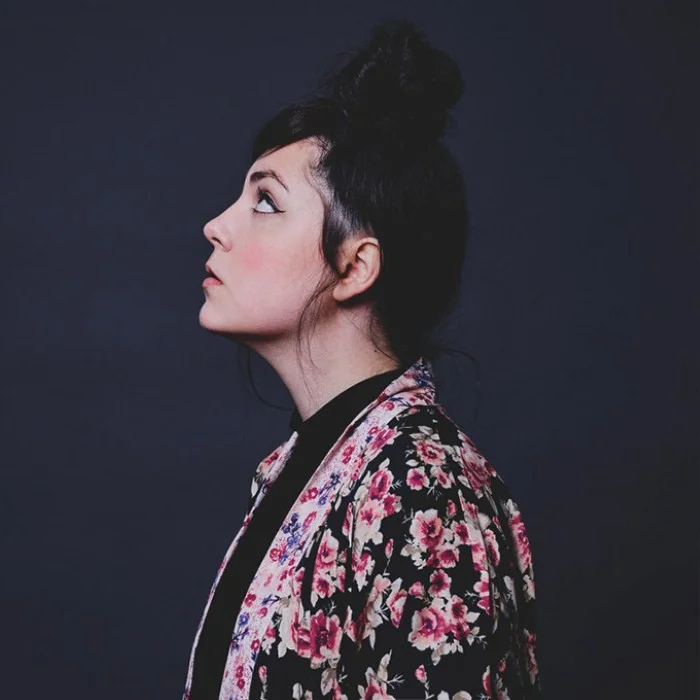 HOSHI : LA CHANTEUSE FRANÇAISE