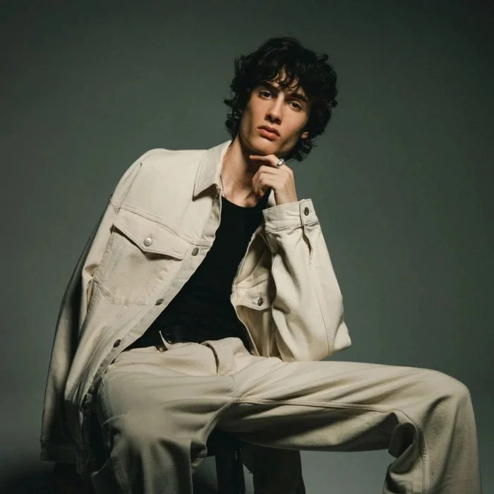 SOMBR ARTISTE SOLO US EN INDIE POP - BIOGRAPHIE RADIO FRANÇAISE