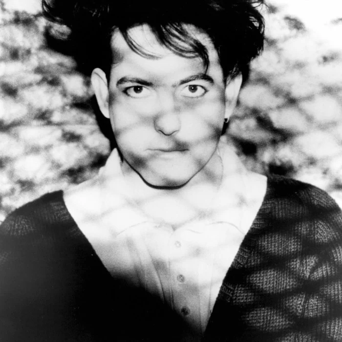 ROBERT SMITH : VOIX INCONTOURNABLE DE THE CURE ET ICONE INDIE ROCK