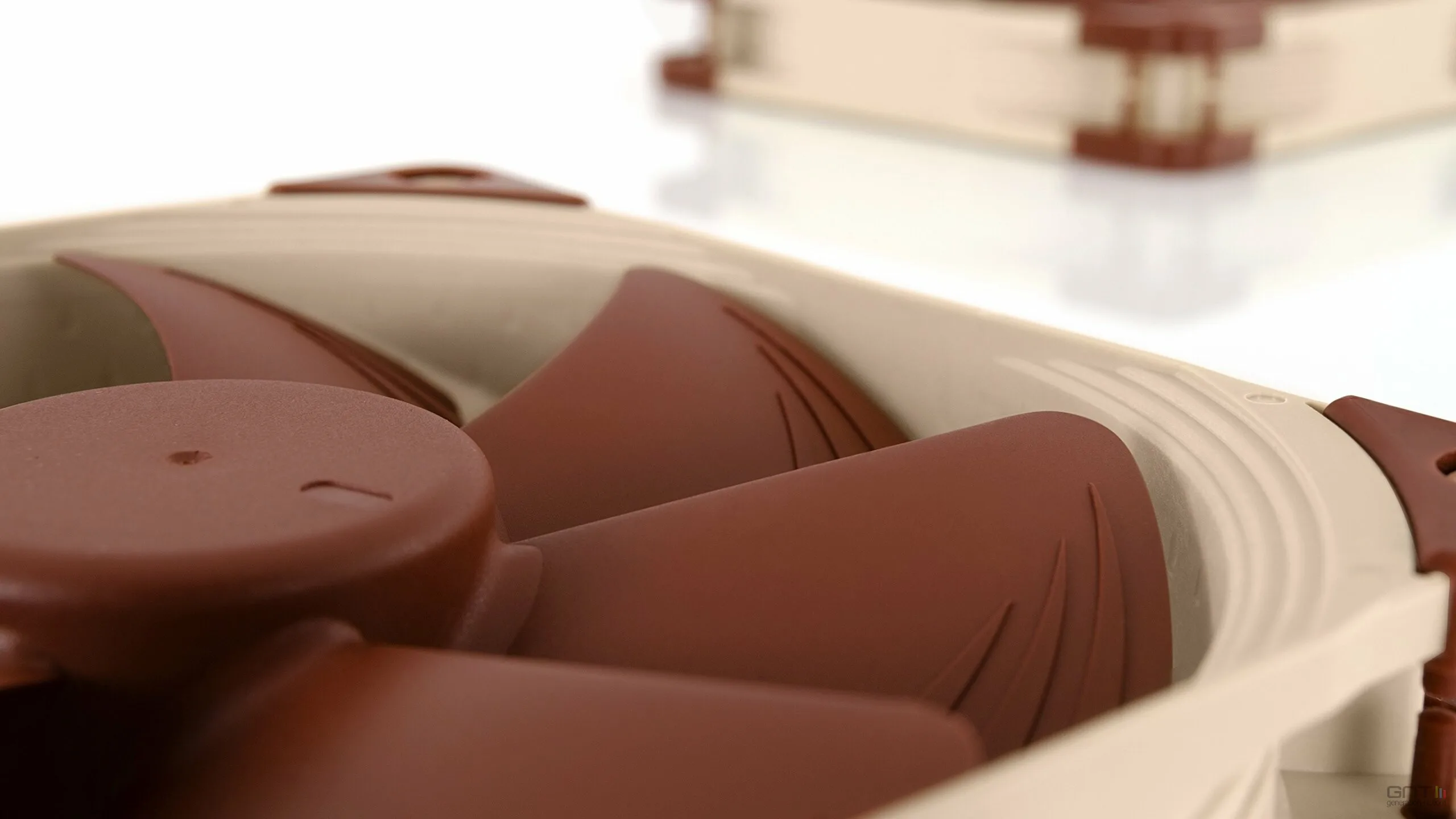 NOCTUA S’ATTAQUE AU WATERCOOLING SANS POMPE : LA FIN DU BRUIT ?