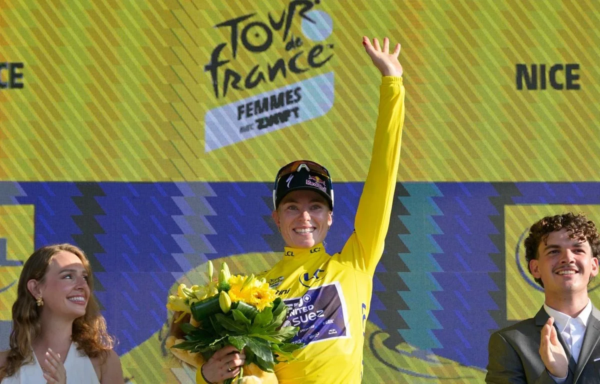 EN DIRECT TOUR DE FRANCE FEMMES : NIEWIADOMA PEUT-ELLE RENVERSER VOLLERING DANS LE COL D’EZE ? SUIVEZ LA 9E ÉTAPE AVEC NOUS