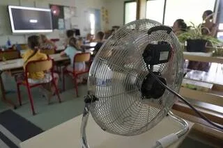 HÔPITAUX, ÉCOLES… LA CANICULE MET EN LUMIÈRE LE MANQUE D’ADAPTATION DU BÂTI PUBLIC AU CHANGEMENT CLIMATIQUE