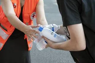 CANICULE. PARFOIS « UNE QUESTION DE VIE OU DE MORT » POUR LES PLUS FRAGILES, ALERTE LA CROIX-ROUGE