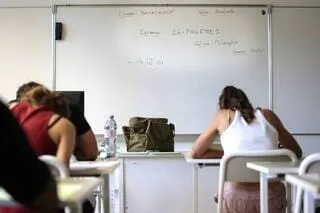 BAC 2026 : APRÈS LES ÉPREUVES ÉCRITES, LES LYCÉENS PASSENT LEUR GRAND ORAL, EN PLEINE CANICULE