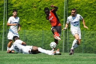 EA GUINGAMP. « ON SAIT CE QU’ON PERD » : MAFOUTA SUR LE DÉPART, EN AVANT VA COMPOSER