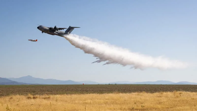 « NOUS AVONS BON ESPOIR »: LE MINISTRE DE L’INTÉRIEUR ESTIME QUE L’A400M POURRA ÊTRE UTILISÉ « D’ICI 15 JOURS » POUR LUTTER CONTRE LES INCENDIES