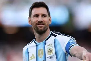VIDÉO. LIONEL MESSI FÊTE SES 39 ANS EN PLEINE COUPE DU MONDE : LA DRÔLE DE SURPRISE DE SES COÉQUIPIERS