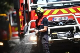 L’INCENDIE A DÉTRUIT DES HABITATIONS ET PRÈS DE 300 HECTARES EN MAINE-ET-LOIRE : UN ACTE CRIMINEL ?