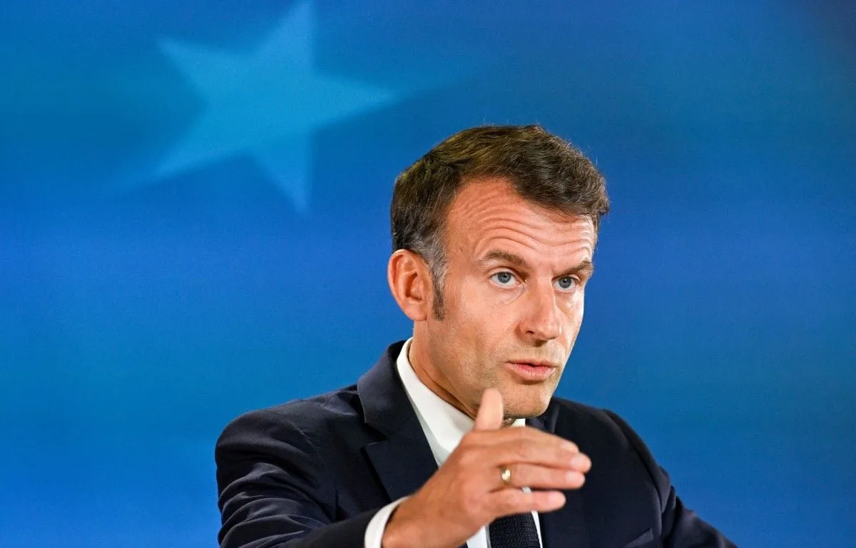 IMMIGRATION : MACRON ESTIME QUE LES HUBS RETOUR NE SONT « NI EFFICACES », NI CONFORMES AUX VALEURS DE L’UE
