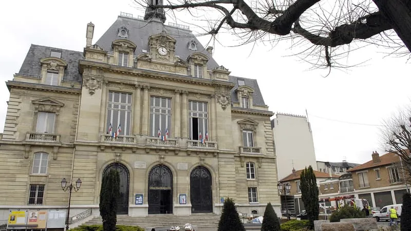 ADDICTION AUX PARIS HIPPIQUES, SOUPÇONS DE CORRUPTION… L’ANCIEN MAIRE DU KREMLIN-BICÊTRE FACE AUX JUGES, HUIT ANS APRÈS SA MISE EN EXAMEN