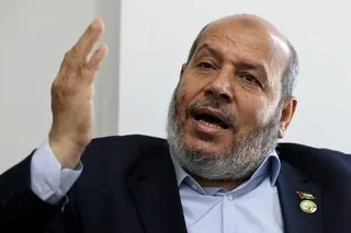 SURVIVANT DE TENTATIVES D’ASSASSINAT, NÉGOCIATEUR CHEVRONNÉ… QUI EST KHALIL AL-HAYYA, LE NOUVEAU CHEF DU HAMAS ?