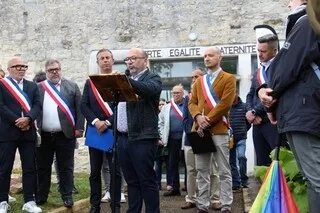 « TANT QU’IL NE SERA PAS ARRÊTÉ, AUCUNE RÉPONSE NE SERA À LA HAUTEUR », JUGE LE MAIRE DU VILLAGE OÙ SÉVIT UN HOMOPHOBE