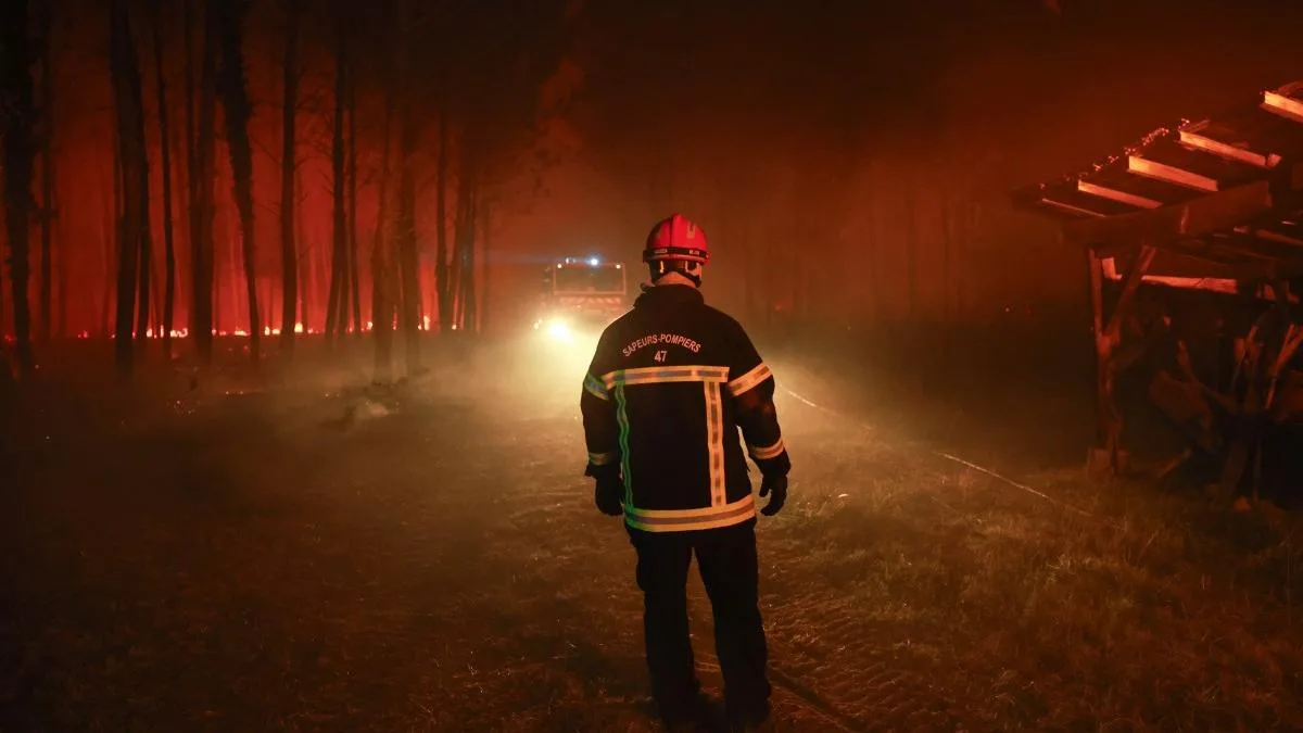 DANS LES LANDES, L’INCENDIE QUI A RAVAGÉ 1 700 HECTARES EST DÉSORMAIS « FIXÉ », ANNONCE LA PRÉFECTURE