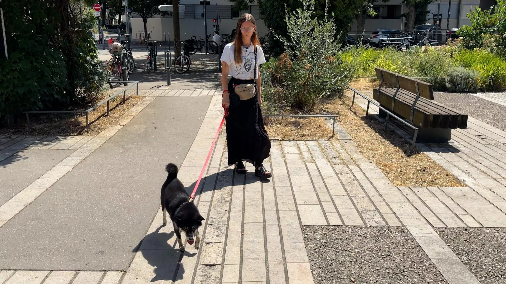 ÉPARGNER POUR SON FUTUR TOUT EN SE FAISANT PLAISIR ? COMMENT JÉHANNE, PET-SITTER DE 27 ANS, GÈRE SON BUDGET