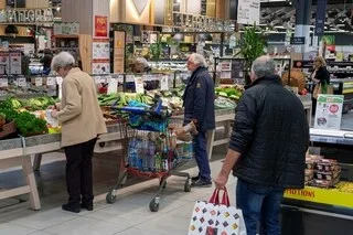 « DOMMAGE QU’UNE JEUNE FILLE COMME VOUS VIENNE FAIRE SES COURSES UN JOUR FÉRIÉ » : CE JOUR OÙ NOTRE LECTRICE A RIPOSTÉ