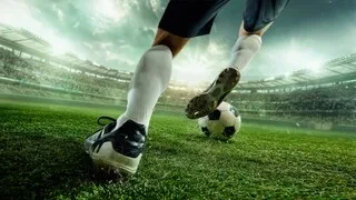 QU’EST-CE QUE « DESTINY ELEVEN », CE JEU EN LIGNE DE GESTION DE CARRIÈRE DE FOOTBALLEUR QUI CARTONNE ?