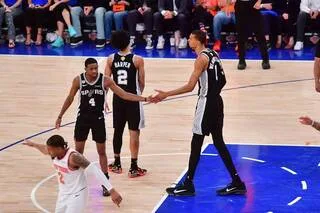 FINALES NBA. « CE N’EST PAS TERMINÉ » : À SAN ANTONIO, SUPPORTERS ET JOUEURS CROIENT ENCORE AU TITRE DES SPURS