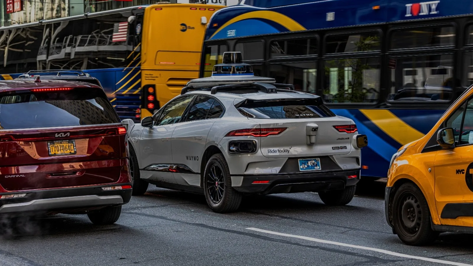 NEW YORK VA-T-ELLE AUTORISER LES ROBOTAXIS WAYMO DANS SES RUES ?