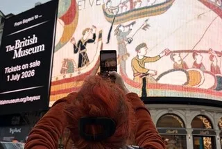 LA TAPISSERIE DE BAYEUX VIENT DE QUITTER LA VILLE NORMANDE, PREMIÈRE ÉTAPE AVANT SON PRÊT EN ANGLETERRE