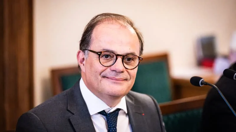 LE NOUVEAU GOUVERNEUR DE LA BANQUE DE FRANCE ASSURE QUE LE CHOC ÉNERGÉTIQUE SERA « PERSISTANT » QUELQUE SOIT « L’ÉVOLUTION À COURT TERME » DE LA SITUATION AU MOYEN-ORIENT