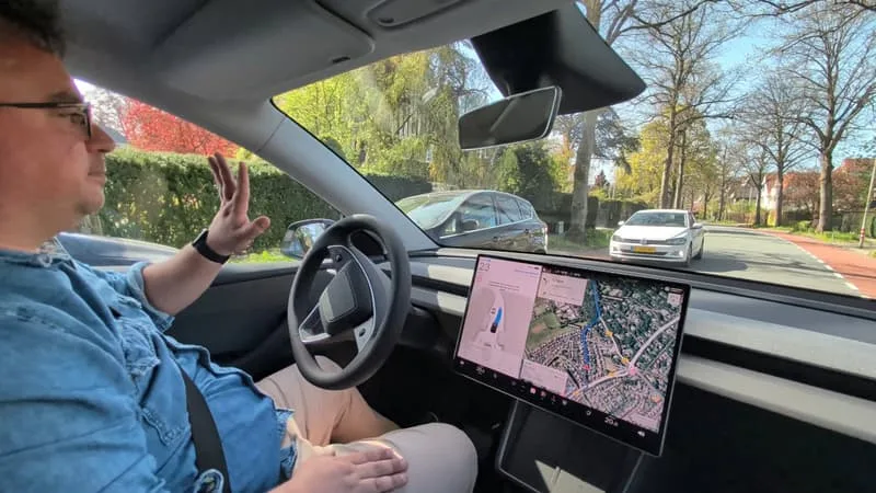 « LES CONTREPARTIES EN TERMES DE SÉCURITÉ NE SONT PAS ENCORE SUFFISANTES »: LA FRANCE DIT NON À LA CONDUITE SUPERVISÉE DE TESLA MALGRÉ LE FEU VERT DE CINQ PAYS EUROPÉENS