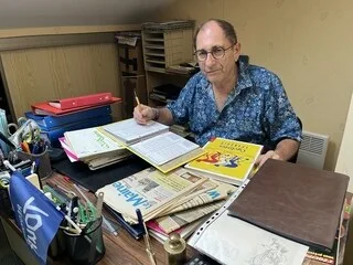 « JE N’UTILISE JAMAIS INTERNET » : DEPUIS 58 ANS, IL CONSIGNE TOUTE L’HISTOIRE DU CYCLISME FRANÇAIS DANS SES CAHIERS