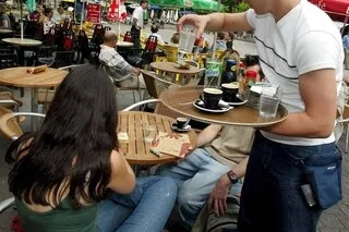 « IL N’Y A PLUS DE RÈGLES » : EN BRETAGNE, LA COLÈRE DES RESTAURATEURS FACE AUX GUINGUETTES ET DÉGUSTATIONS OSTRÉICOLES