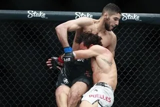 MMA. FARÈS ZIAM CONTRE AXEL SOLA : UN DEUXIÈME AFFRONTEMENT FRANCO-FRANÇAIS DANS L’HISTOIRE DE L’UFC À PARIS