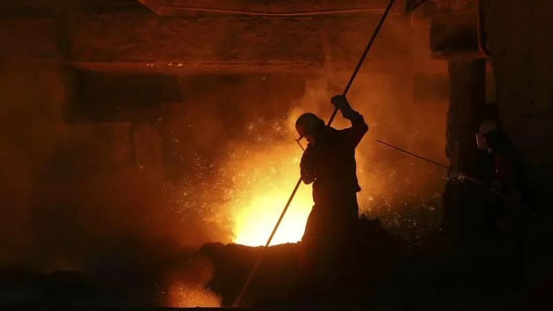 TRUMP A RÉUSSI À FAIRE TRÈS MAL À L&rsquo;ACIER EUROPÉEN: SES TRÈS LOURDS DROITS DE DOUANE ONT FAIT CHUTER LES EXPORTATIONS DE 34%, SOIT UN MILLION DE TONNES