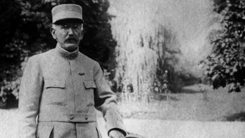 « UN DEVOIR DE VIGILANCE ET DE PERSÉVÉRANCE »: EMMANUEL MACRON REND HOMMAGE AU CAPITAINE DREYFUS CE DIMANCHE POUR LES 120 ANS DE LA RECONNAISSANCE DE SON INNOCENCE