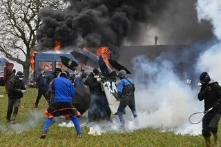 VIOLENCES À SAINTE-SOLINE : LA DÉFENSEURE DES DROITS CHARGE LA GENDARMERIE ET DEMANDE DES POURSUITES