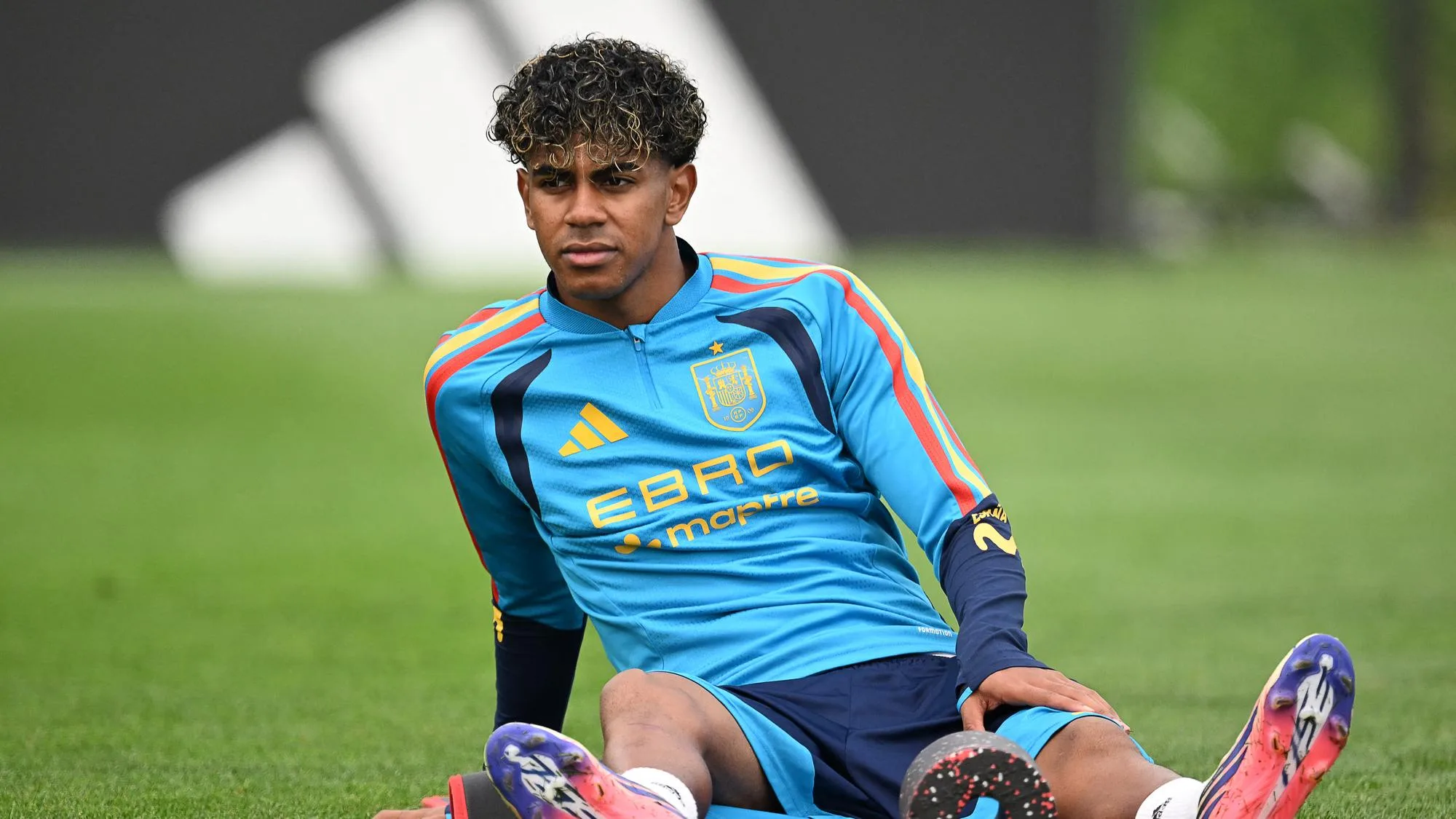 QUELQUES JOURS AVANT LA FINALE DE LA COUPE DU MONDE, LAMINE YAMAL MÉNAGÉ À L’ENTRAÎNEMENT