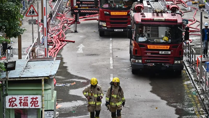 INCENDIE MEURTRIER À HONG KONG: SEPT PERSONNES ET DEUX ENTREPRISES INCULPÉES APRÈS LE FEU QUI AVAIT FAIT 168 MORTS