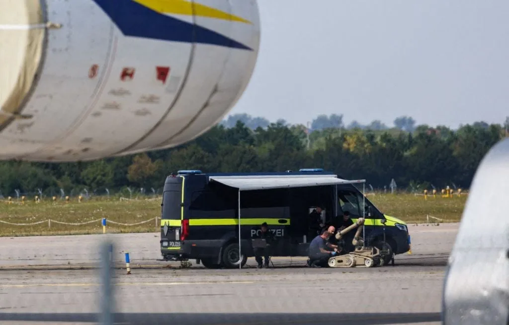 GUERRE EN UKRAINE : « MONTRER QU’ILS SONT DÉJÀ LÀ »… POURQUOI L’AÉROPORT DE LEIPZIG EST-IL VISÉ ?