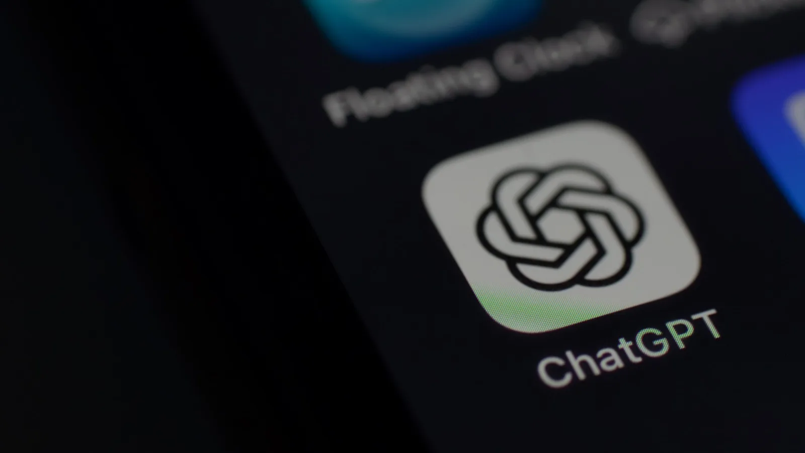 LE « SPIRALISME », CETTE CROYANCE NÉE AUTOUR DES CHATBOTS D’IA, FAIT DE PLUS EN PLUS D’ADEPTES