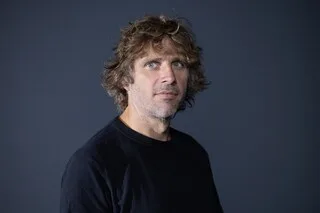 DANS « L’ARCHITECTE DE NOTRE-DAME », AURÉLIEN BELLANGER SE PERD DANS SON DÉDALE