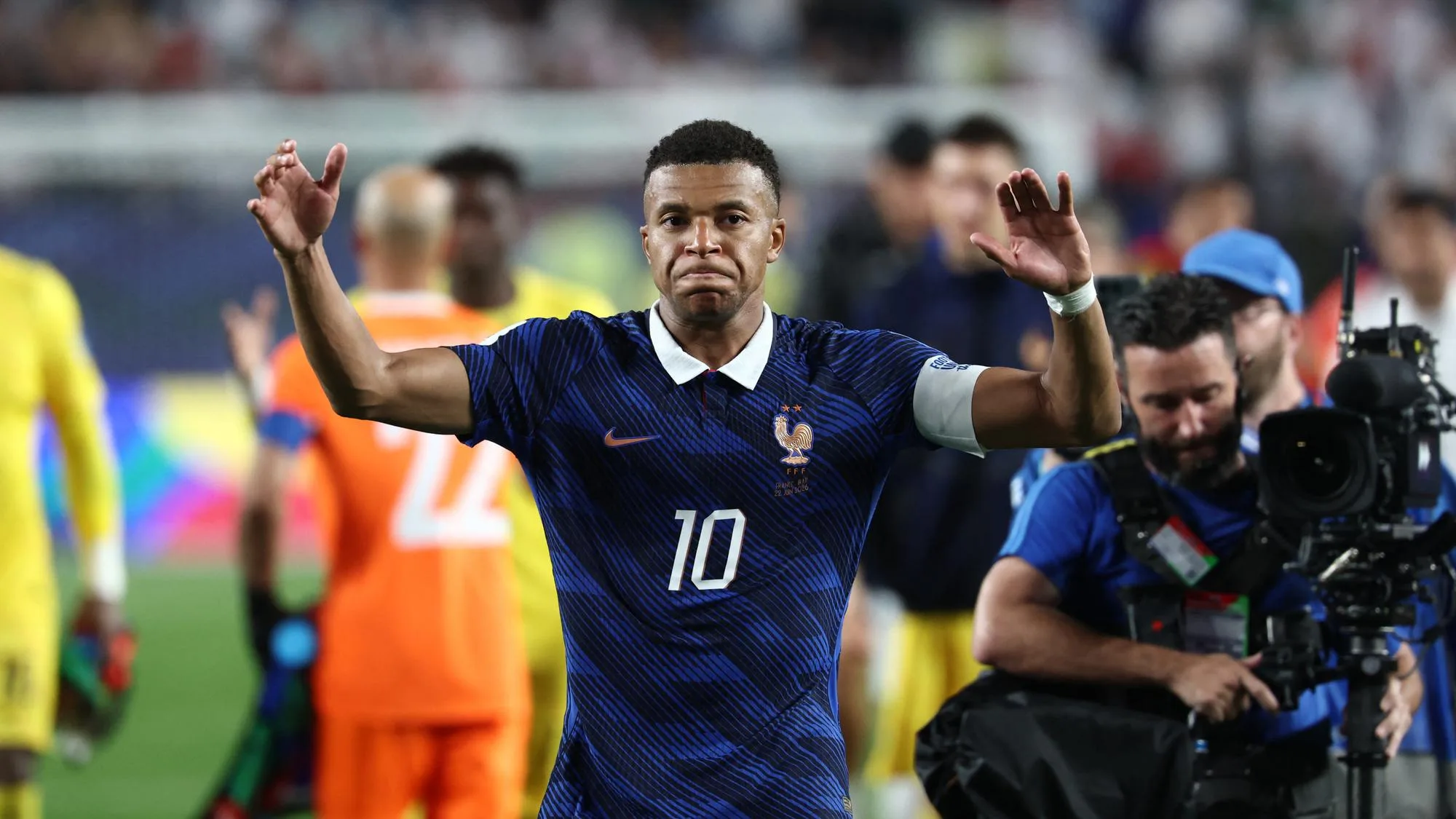 COUPE DU MONDE 2026 : MBAPPÉ RECONNAÎT UN « PETIT ÉNERVEMENT » AU SUJET DES JARDINIERS LORS DU MATCH FRANCE-IRAK, VOICI POURQUOI