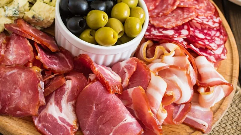 RAPPEL MASSIF DE JAMBONS, MOUSSES DE CANARD, PÂTÉS… ILS CONTIENNENT DES BACTÉRIES: NE LES MANGEZ PAS