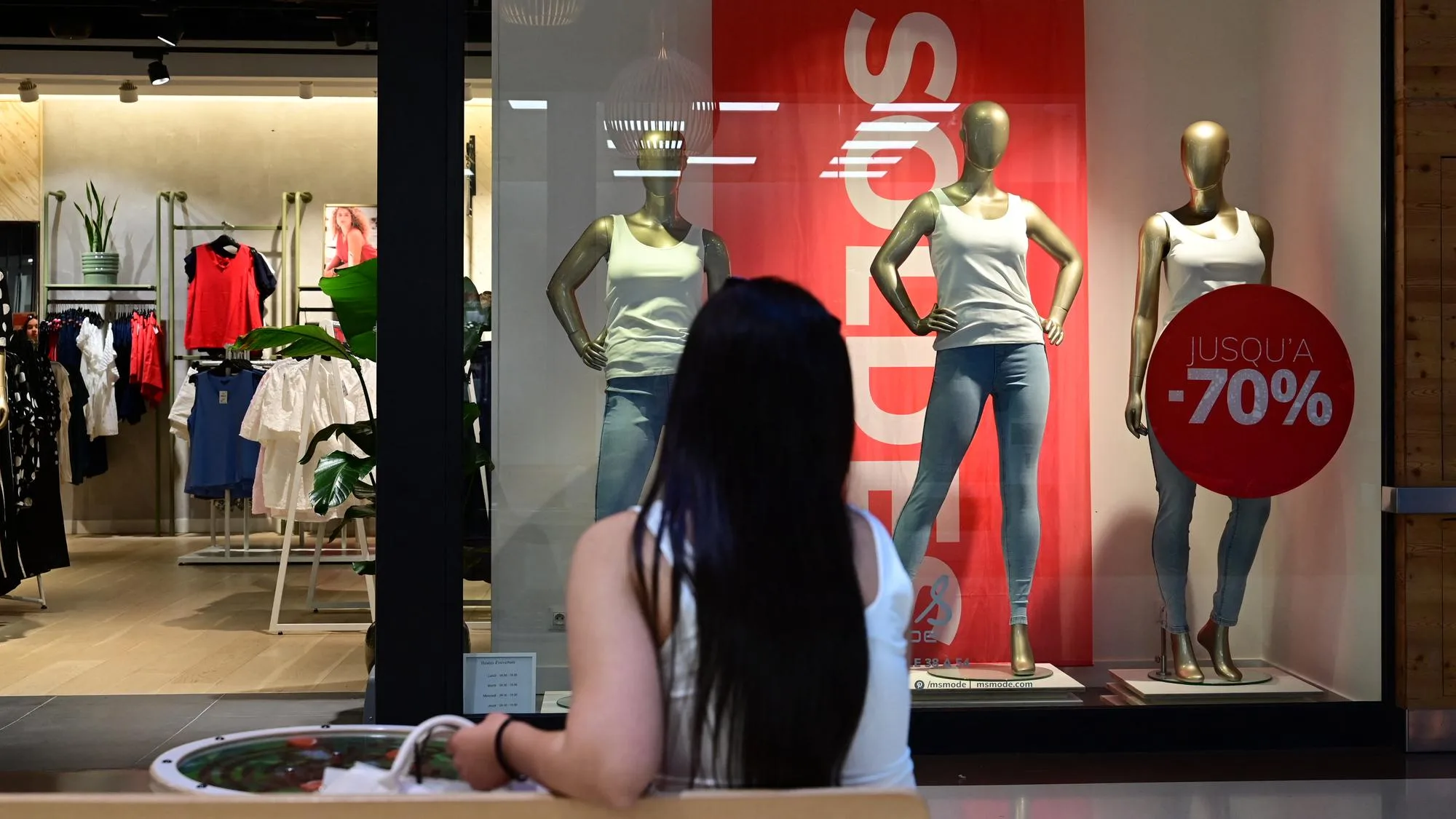 LES SOLDES D’ÉTÉ PROLONGÉS PAR LE GOUVERNEMENT POUR AIDER LES COMMERCES DE PROXIMITÉ, PÉNALISÉS PAR LA CANICULE