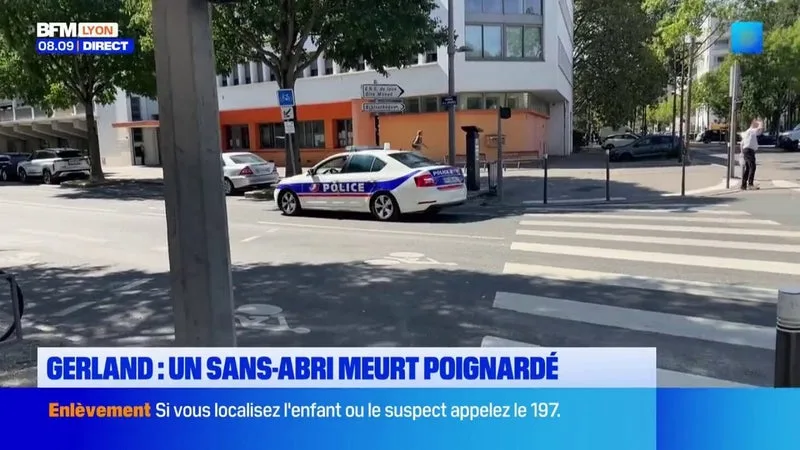 UN SANS ABRI POIGNARDÉ EN PLEINE RUE, LES RIVERAINS DÉPLORENT UNE HAUSSE DE L’INSÉCURITÉ