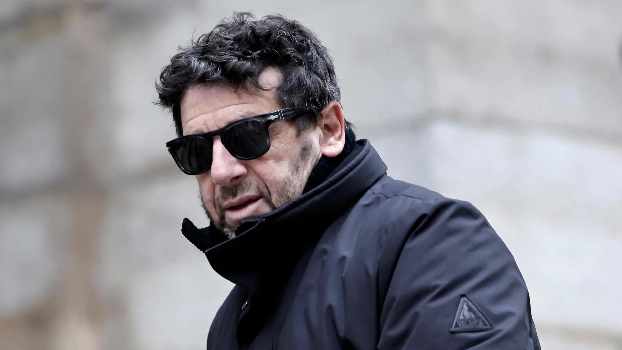 IL N’Y A (PRESQUE) PLUS QU’EN FRANCE QUE PATRICK BRUEL N’EST PAS ENCORE PERSONA NON GRATA AVANT SA TOURNÉE