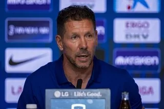 ATLÉTICO MADRID. INSULTÉ PAR SES SUPPORTERS, JULIAN ALVAREZ N’A PAS REÇU LE SOUTIEN DE SON ENTRAÎNEUR DIEGO SIMEONE