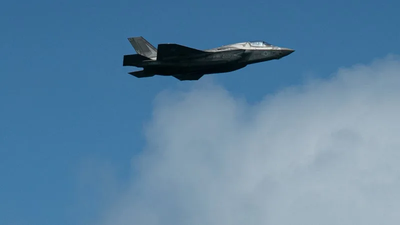 « POUTINE N’A PAS PEUR D’EUROFIGHTER OU DU RAFALE MAIS DU F-35 »: MALGRÉ LES CRAINTES DE DÉPENDANCE, L’AVION FURTIF AMÉRICAIN DOMINE TOUJOURS LARGEMENT SES CONCURRENTS EN EUROPE