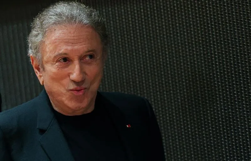 MICHEL DRUCKER MET EN GARDE CONTRE UNE USURPATION D’IDENTITÉ PRODUITE AVEC L’IA