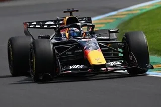F1. GP DE BAHREÏN : MAX VERSTAPPEN DOMINE LES ESSAIS LIBRES 1, ISACK HADJAR SUR LE PODIUM