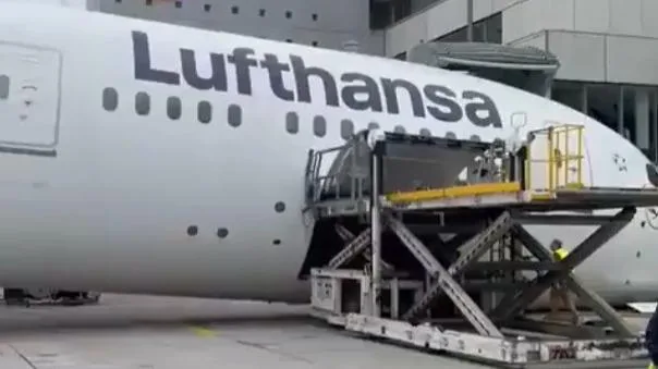 EN ALLEMAGNE, LE TRAIN D’ATTERRISSAGE D’UN AVION CÈDE, PLUSIEURS BLESSÉS À BORD