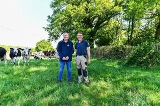 TÉMOIGNAGE. CES AGRICULTEURS BICHONNENT LEURS HAIES DEPUIS DES ANNÉES, LA CANICULE LEUR DONNE UNE NOUVELLE FOIS RAISON