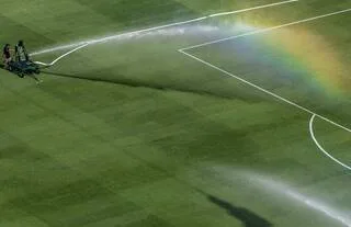 COUPE DU MONDE. GAZON NATUREL OU SYNTHÉTIQUE ? LES PELOUSES DE LA DISCORDE…